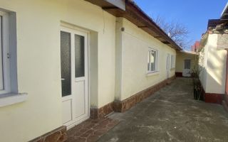 Murfatlar (COD 07)Casă bătrânească locuibilă cu teren de 300 mp - Poză 1