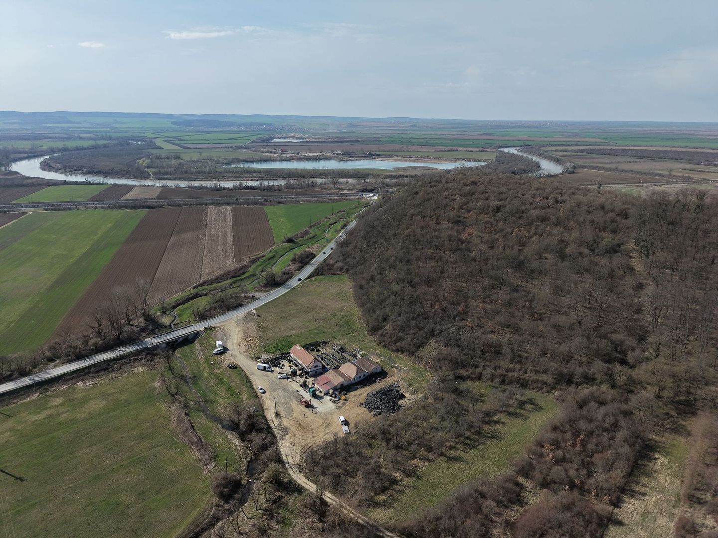 1,2 ha teren comercial/industrial cu hale in Baratca Paulis Arad - Poză 2