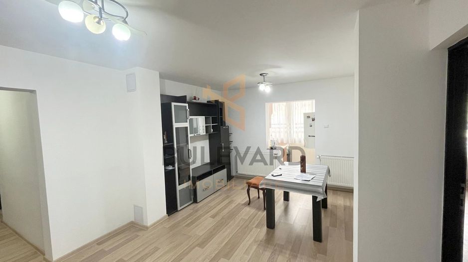 Apartament 3 camere etaj 1, zona centrala! - Poză 2