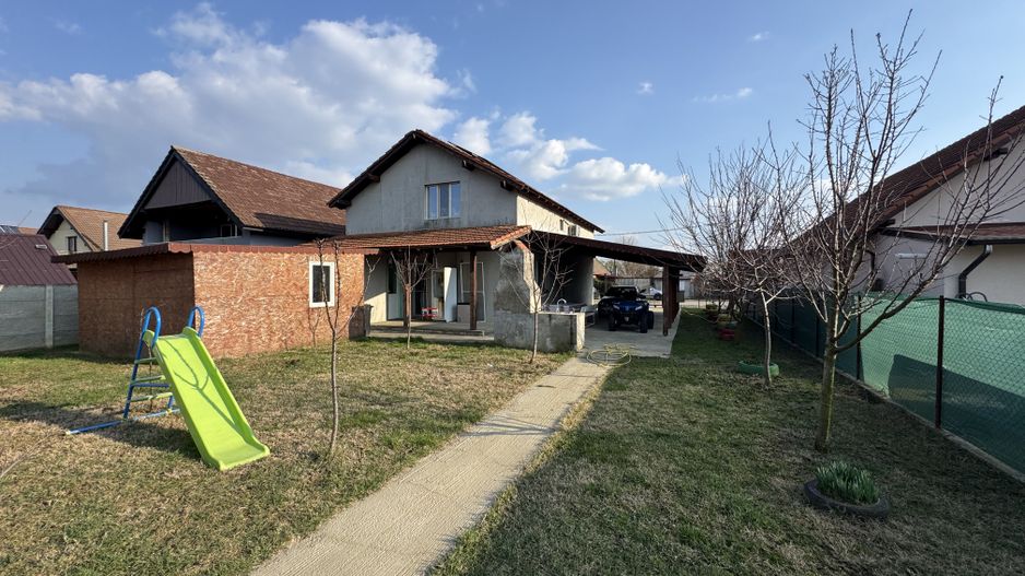 Casa Individuala Sanmihaiu Roman,P+M,4 Camere,2 Bai,Panouri Solare,Carport Auto - Poză 3