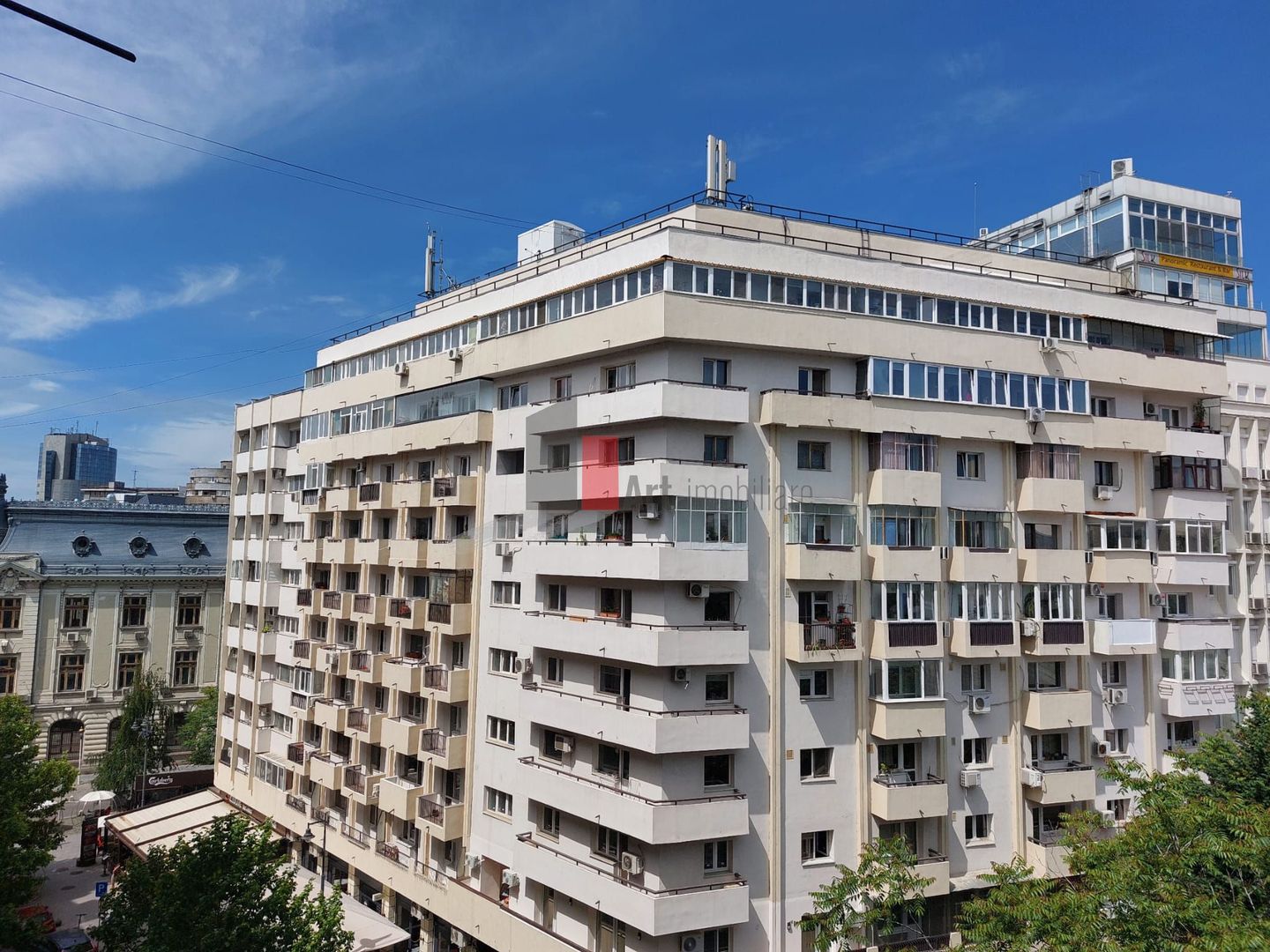 Garsoniera "VALENTA",  vedere "SPLENDIDA"  Piata Universitatii - Poză 4