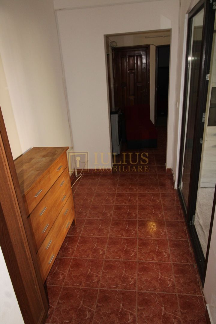 La 5 minute de Spitalul judetean, 3 camere,  centrala proprie - Poză 8