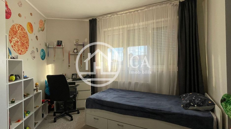 Apartament de vânzare cu 3 camere în zona Rogerius, Oradea - Poză 9