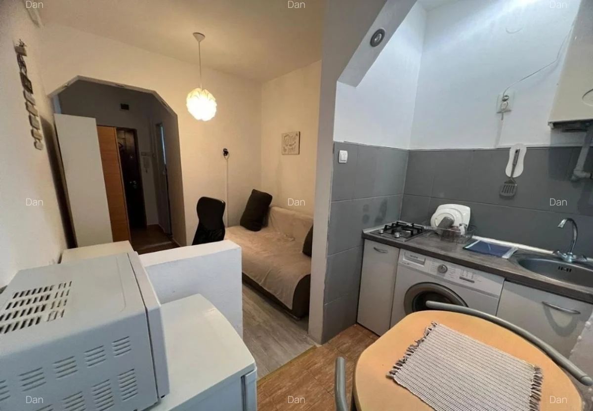 Garsonieră, zona 7 Noiembrie - Poză 2