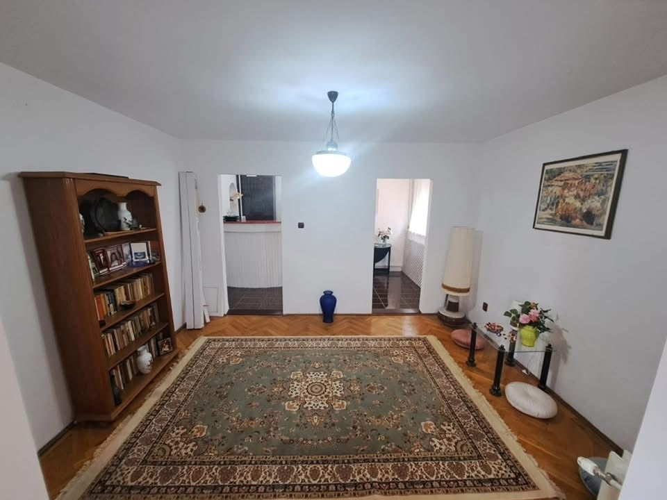 Apartament 2 camere de vânzare – zonă centrală, Medicina / Prefectură - Poză 1