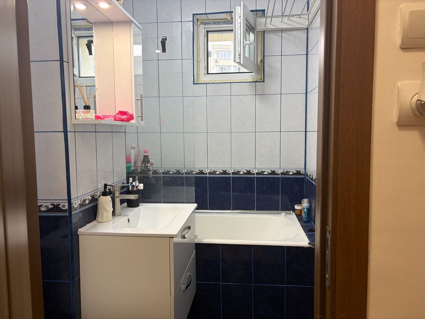 Apartament cochet cu 3 camere, Brancoveanu-Obregia, 79.900€ - Poză 6