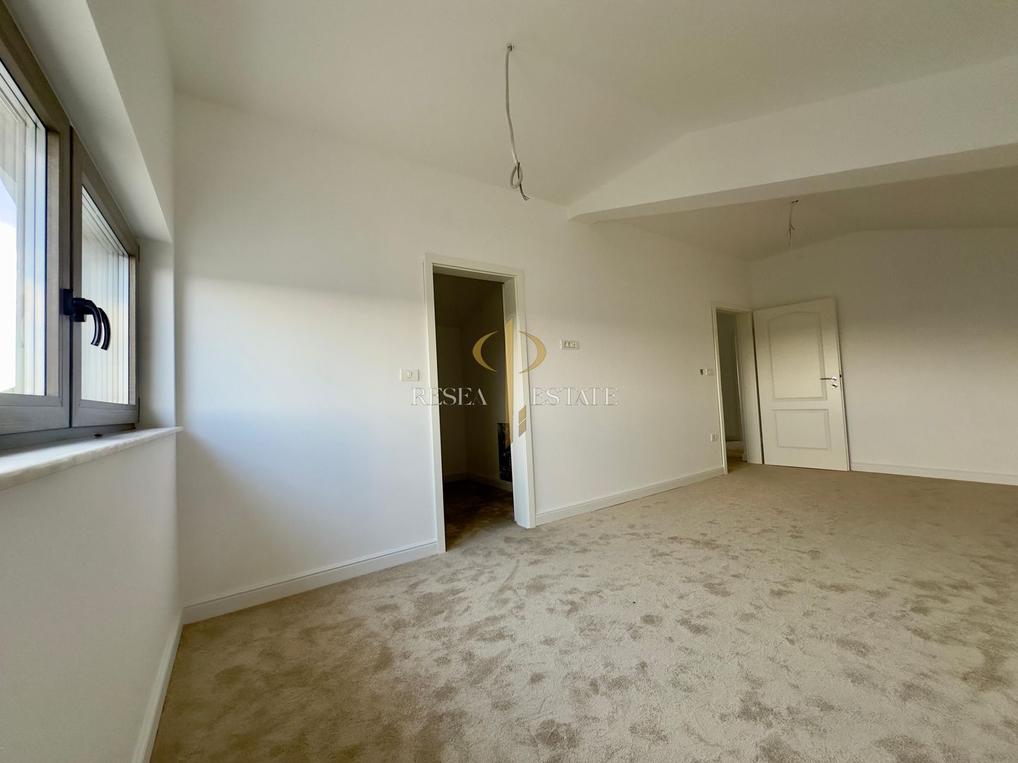 Casă Individuală Modernă cu 4 Dormitoare și Teren Generos – Giroc - Poză 4