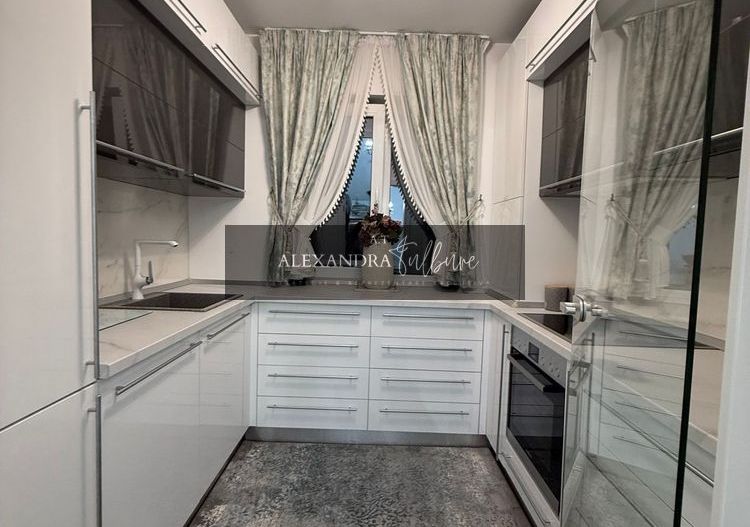 Apartament 3 camere decomandate, 2 bai,balcon, etaj intermediar, garaj - Poză 6