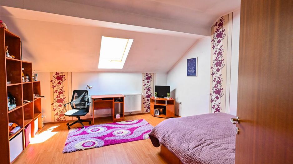 Vila cu 1.500 mp teren, gradina amenajata, linistita zonare,  Halchiu, Brasov - Poză 15
