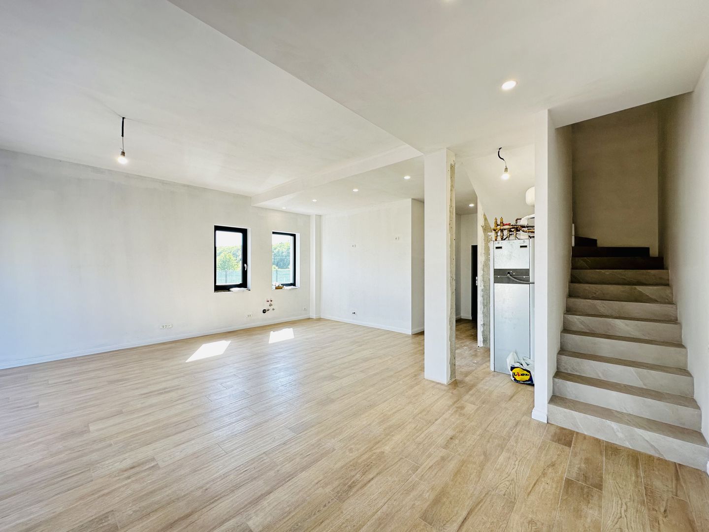 Oferta vanduta Duplex de vanzare la liziera padurii - 130 mp, 4 bai&4 dormitoare - Poză 11