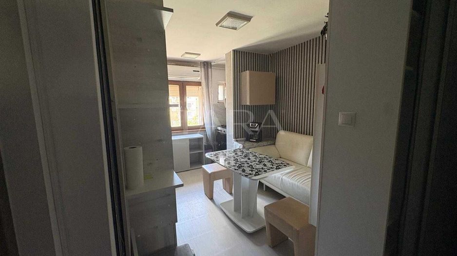 Apartament cu 3 camere, 65 mp, 2 balcoane, Între Lacuri. - Poză 3
