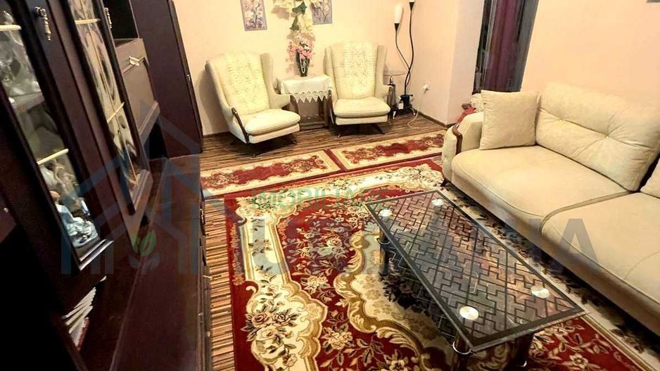 Apartament 2 camere deasupra Corioland,piata Nicolina - Poză 1