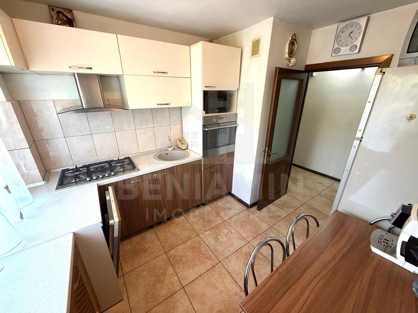 Apartament 3 camere Rovine Profi Etaj 1 66mp teava de gaze - Poză 3