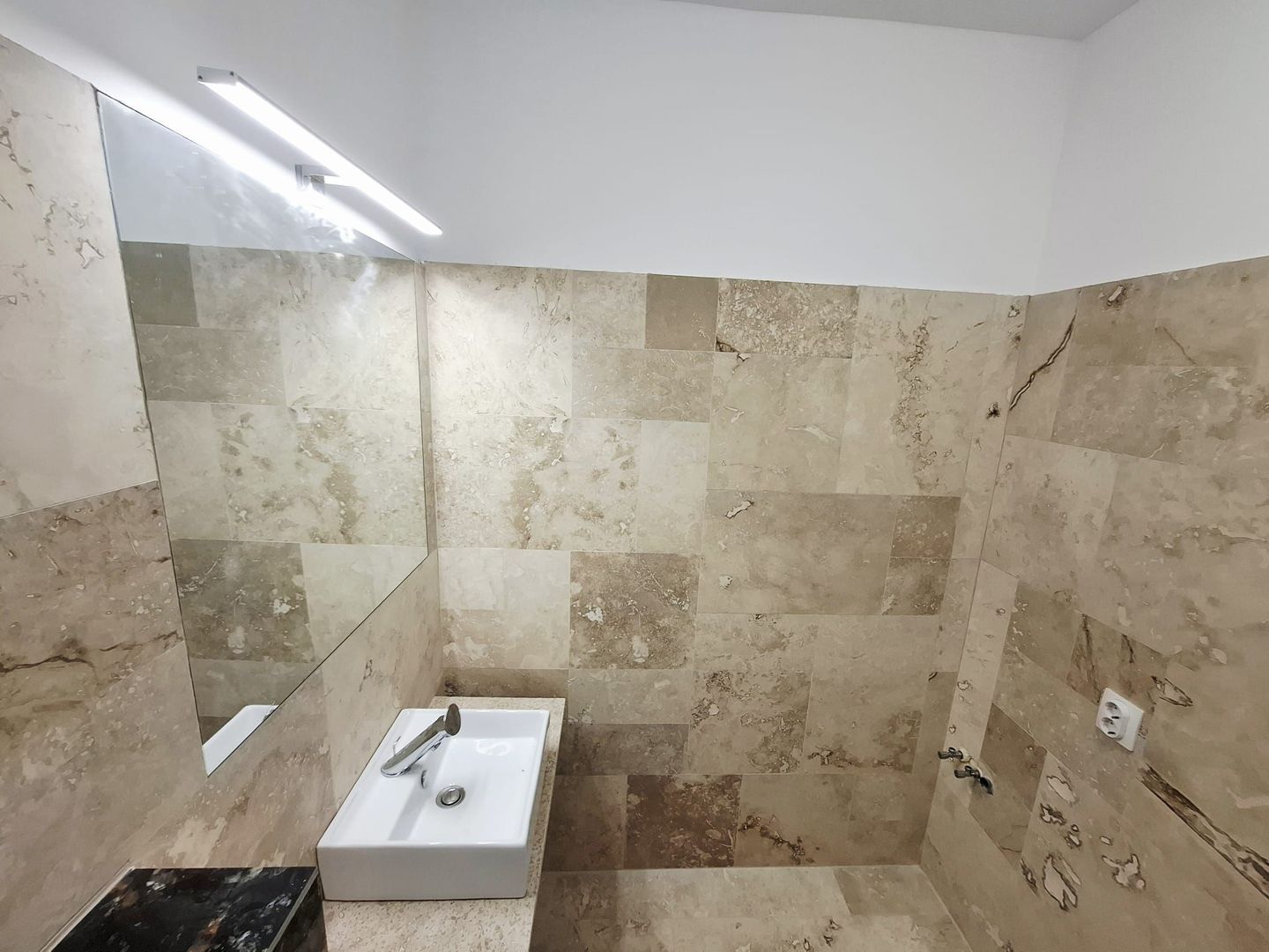 BUFTEA - APARTAMENT 3 CAMERE CU TRERASA SI CURTE. - Poză 9