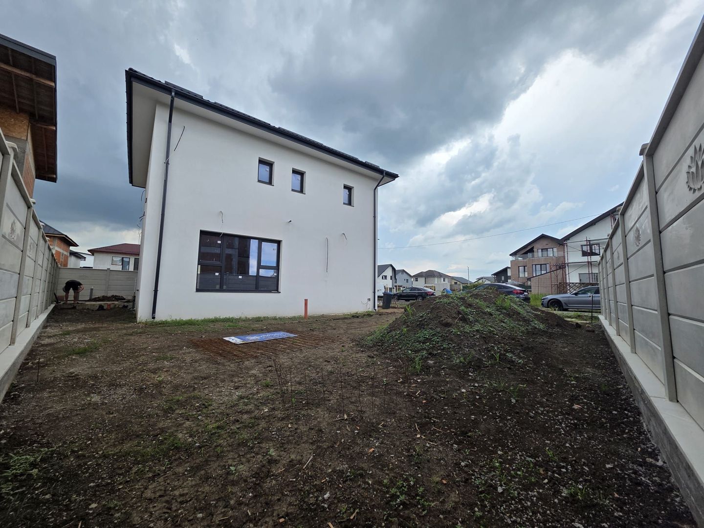 Vilă individuală în Tunari – 5 camere, curte privată - Poză 26