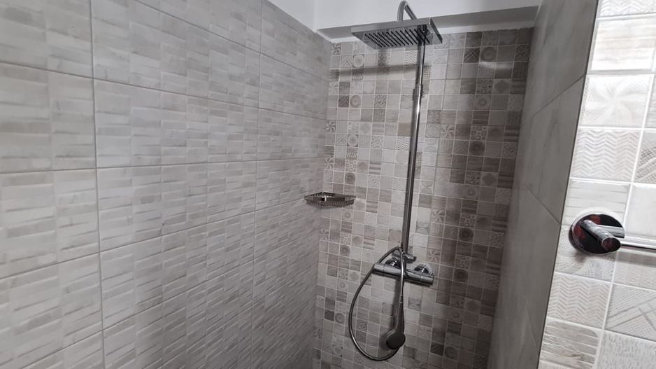 Apartament 2 camere pe termen lung - Vedere La Lac Frontal - Poză 8