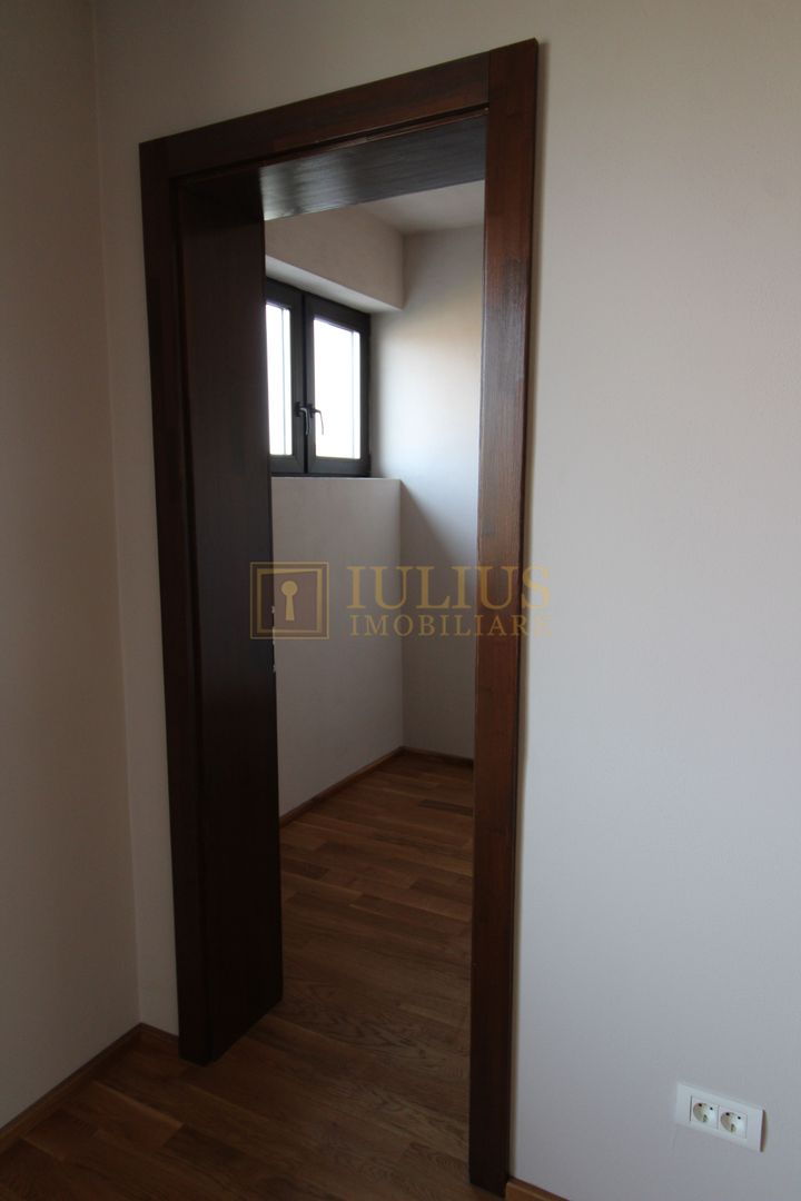 Braytim; 3 dormitoare, living saptios cu semineu. - Poză 15