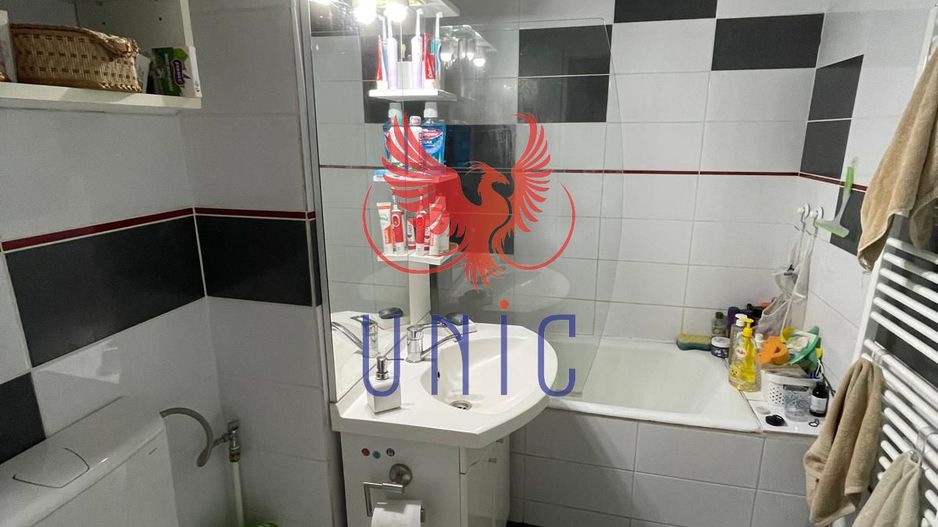 3 camere decomandate - Rovine - 112 000 Euro - Poză 6