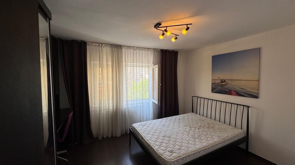 Apartament 2 camere Decebal, centrala proprie, parcare inclusa - Poză 3