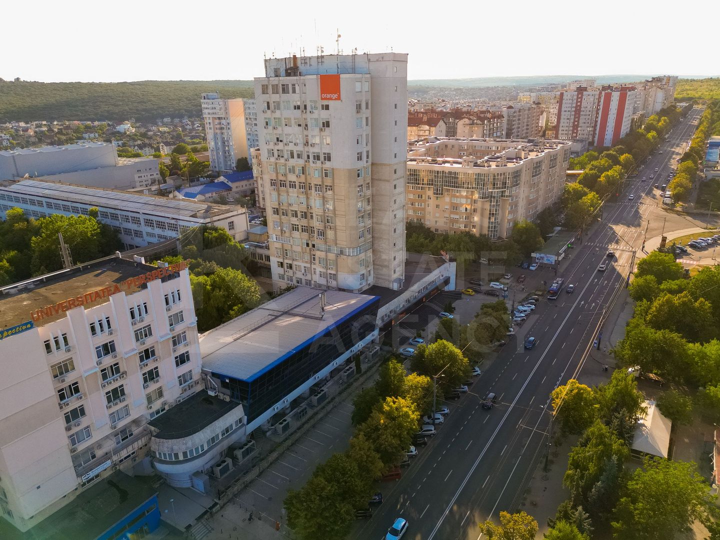 Vânzare, oficiu, 608.9 mp, str. Alba Iulia, Buiucani - Poză 2