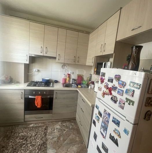 Apartament cu 1 cameră, mobilat, cu parcare inclusă. - Poză 1