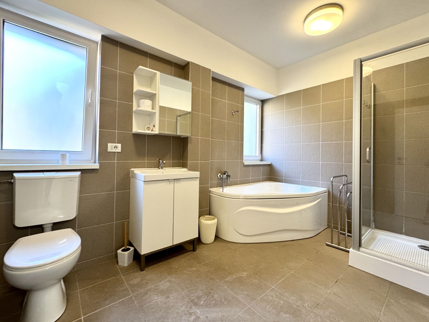 Apartament 4 dormitoare, luminos si spațios, lângă Parcul Copiilor - Poză 12