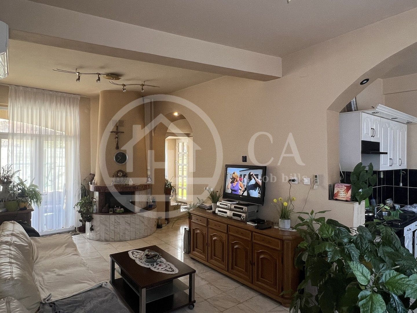 Casa cu 5 camere de inchiriat zona Centrala Oradea - Poză 3