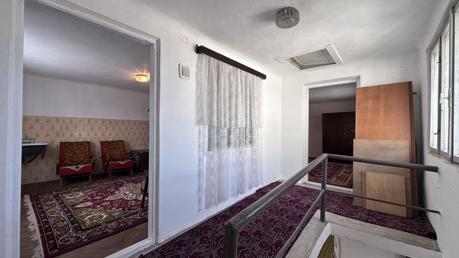 Vanzare casă cu potențial rezidențial și comercial în Pucioasa -441 mp - Poză 26