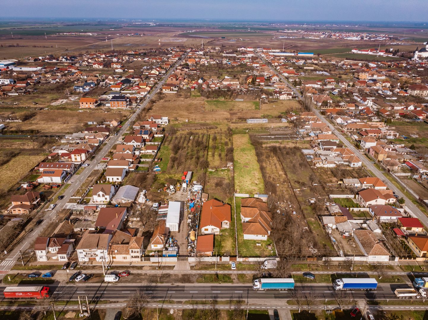 Casă la sol cu teren de 3.451mp în Gai - Poză 3