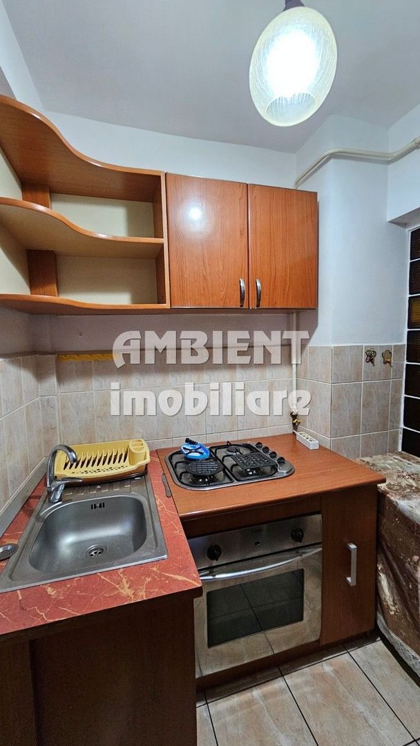 Apartament cu 3 camere, garaj, boxa, ETAJ 2, zona TRAIAN - PRIMARIE; - Poză 9
