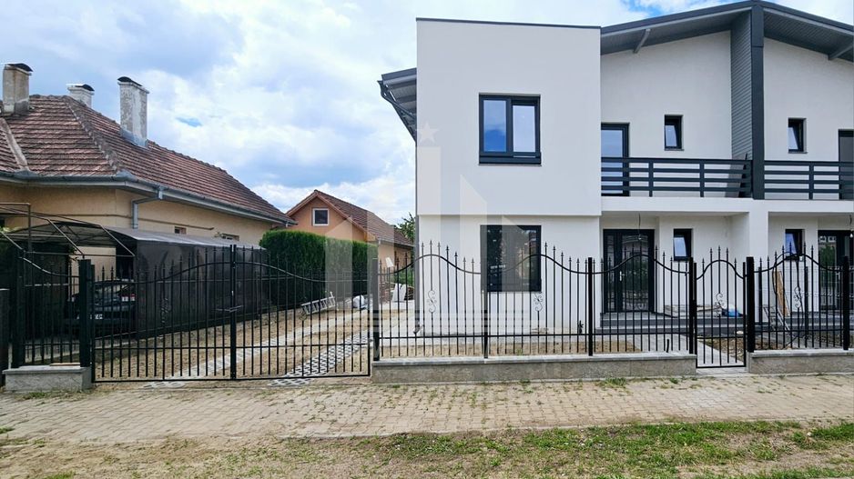 Casa in regim cuplat de vanzare, Recea - Poză 1