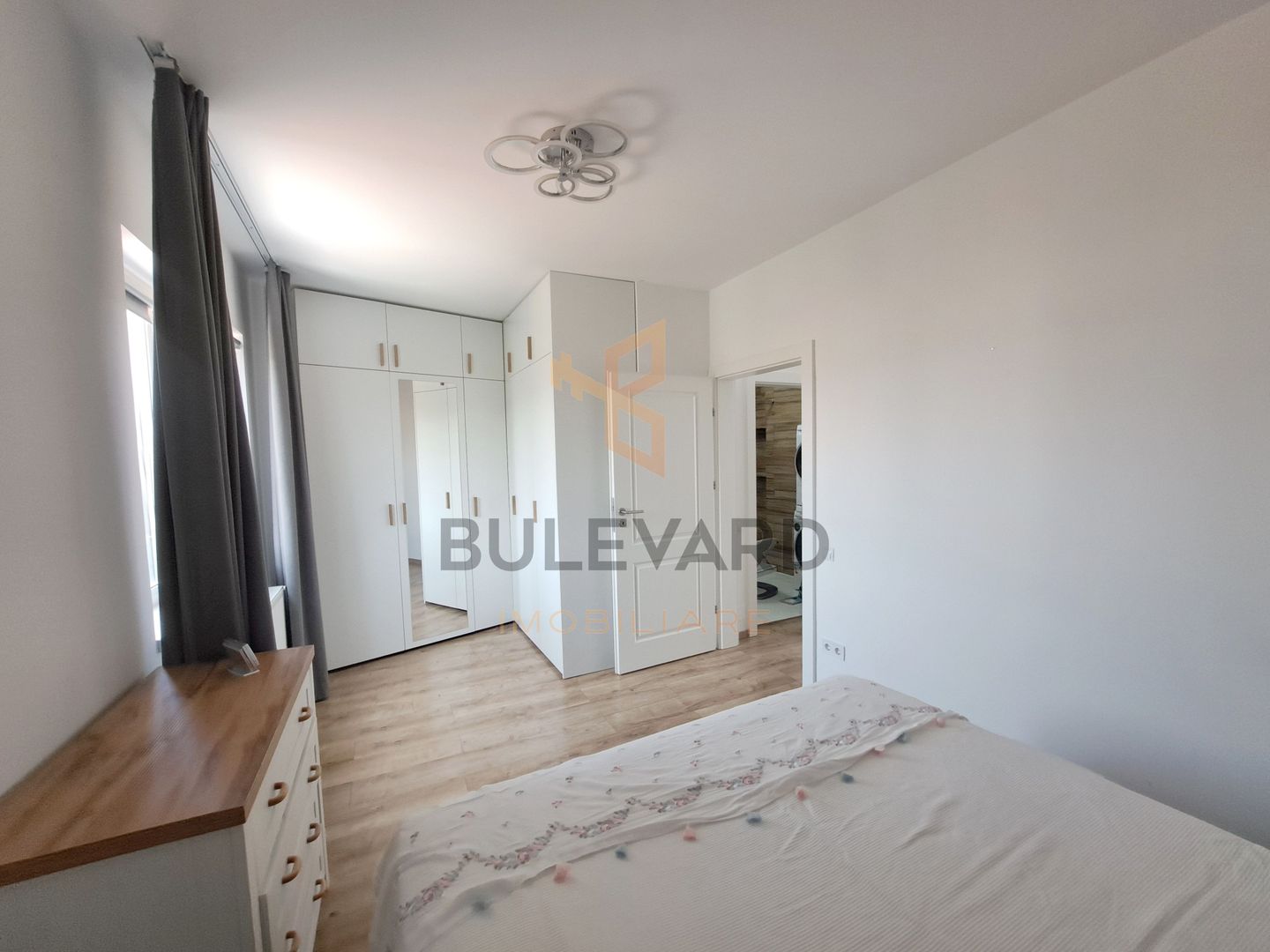 Apartament 2 camere, terasa de 15 mp, garaj subteran, boxa, Centru! - Poză 15