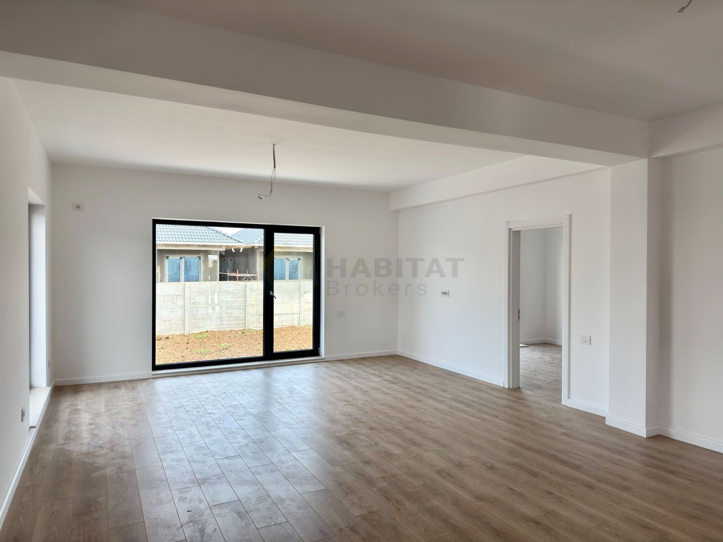 Casa 4 camere pe parter-Tunari | Teren 400 mp - Poză 2