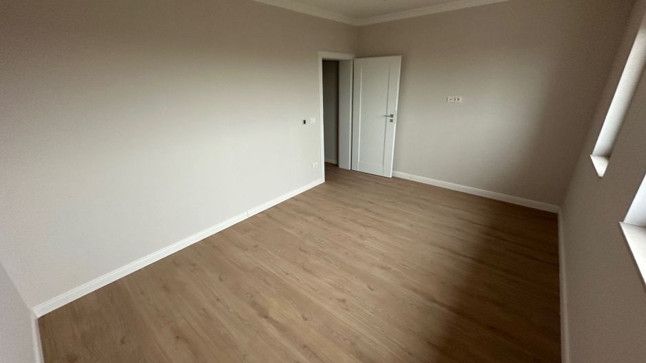 CASA TIP DUPLEX DESPARTIT PRIN GARAJ - Poză 42