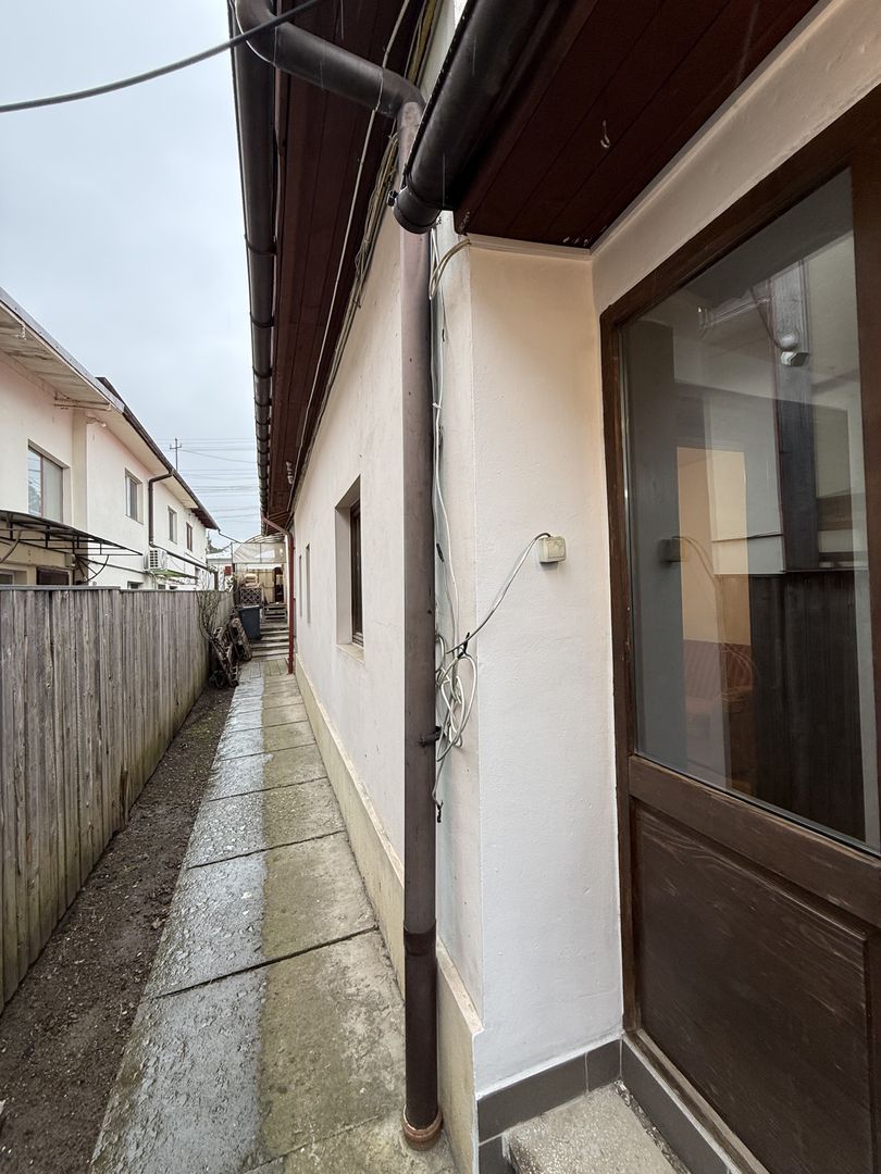 Spațiu de închiriat in vila - 2 camere +birou și curte, Campina - Poză 16