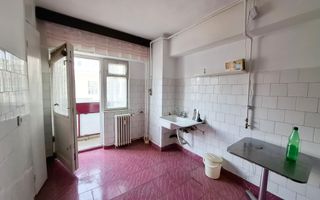 Apartament cu 3 camere, decomandat, Piata Mihai Viteazu - Poză 4
