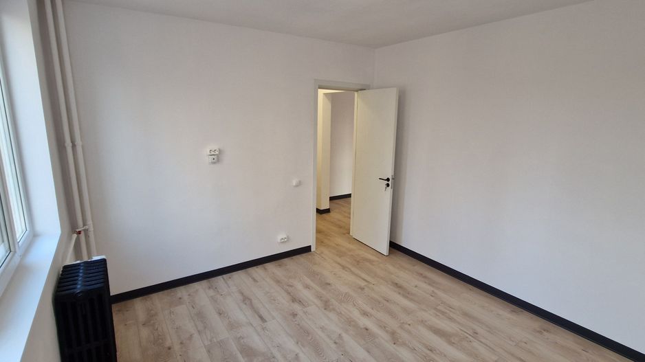 Proprietar - Vand apartament 2 camere Zona Drumul Taberei - Poză 8