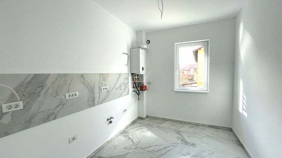 Decomandat. Loc de parcare. Spatiu depozitare pod. - Poză 4