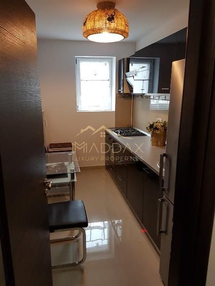 Piața Victoriei | Spate Guvern | 2 Camere Lux | Loc de Parcare Inclus | Metrou - Poză 1