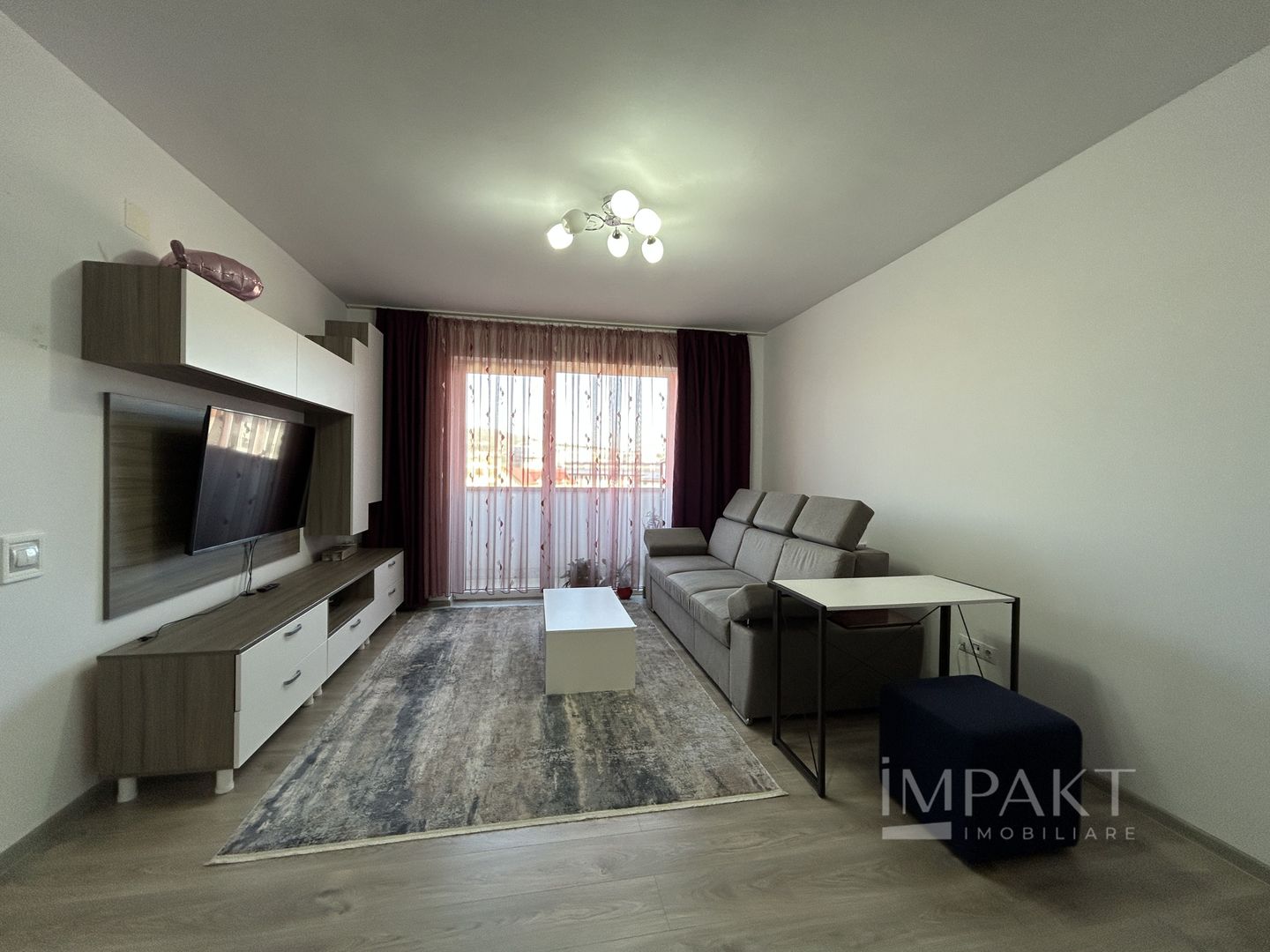 Vanzare apartament bloc nou, etaj intermediar, Piata 1 Mai! - Poză 1