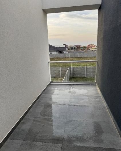 Duplex despărțit prin perete dublu/ Garaj - Poză 36