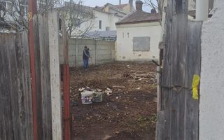 Central(cod04)-Casa si teren 340 mp - Poză 1