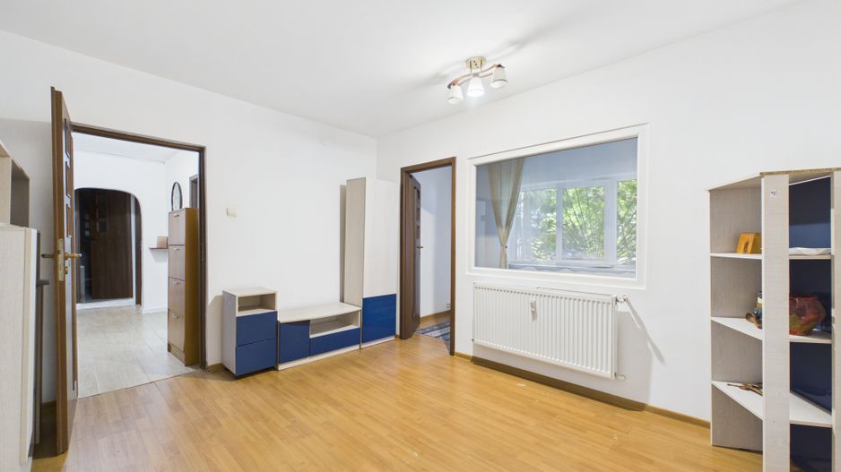 Oportunitate - 2 Apartamente 4 + 2 camere - Zona 13 Septembrie - Poză 16