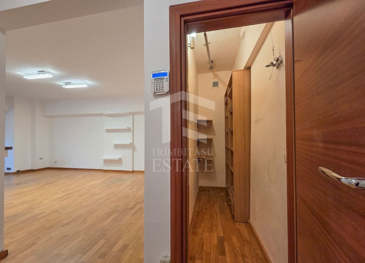 Apart 3 camere birouri stradal Bulevardul Unirii colt Nerva Traian - Poză 20