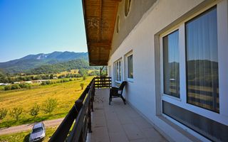 Oază de liniste cu potential comercial, vila moderna în Rasnov - Poză 12