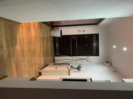De închiriat apartament mobilat și utilat - 3 camere - Micro 20 - Poză 1