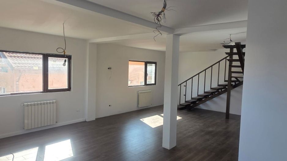 Vila Modernă și Complet Renovată în Otopeni – Oferă Confort și Accesibilitate - Poză 12