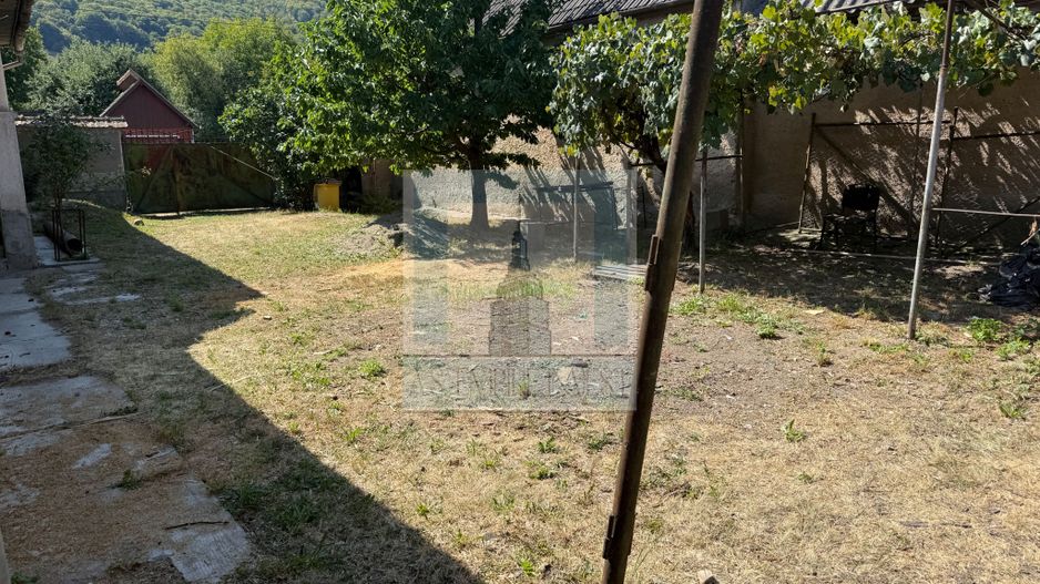 Casa 3 camere, beci ,teren 610 mp + grădină 620 mp-Loc. Cuciulata - Poză 5