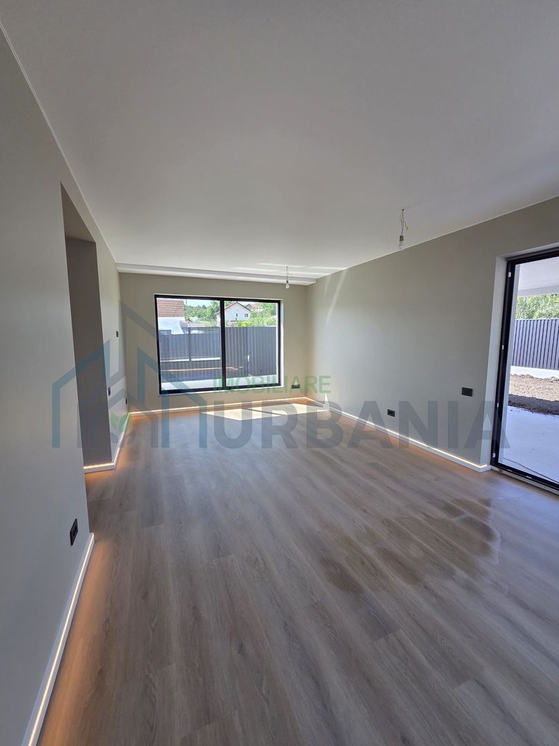 Casa Smart Panouri fotovoltaice Pompa caldura vata bazaltica 15 - Poză 2