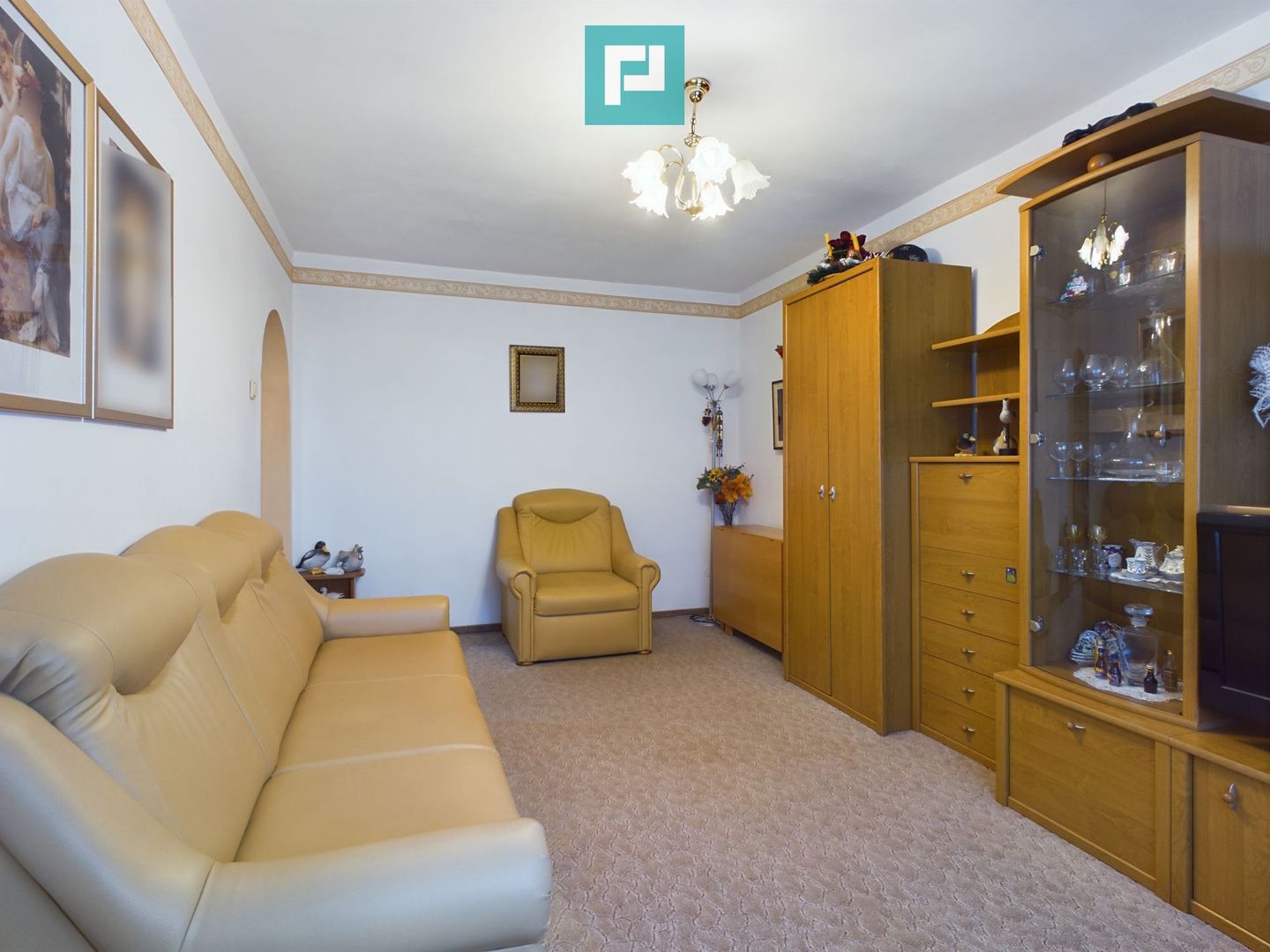 Apartament cu 3 camere pe Aleea Tomis - Poză 2